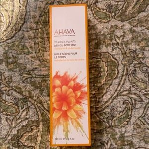 Ahava. Dry Oil Body Mist. Mandarin and Cedarwood